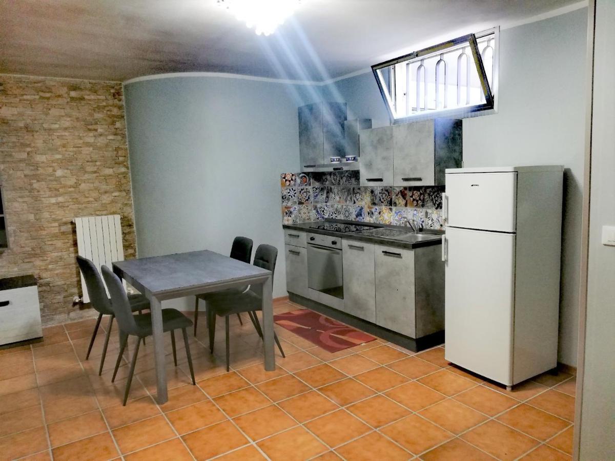 La Taverna Appartamento Scala A Chiocciola Фолоника Екстериор снимка