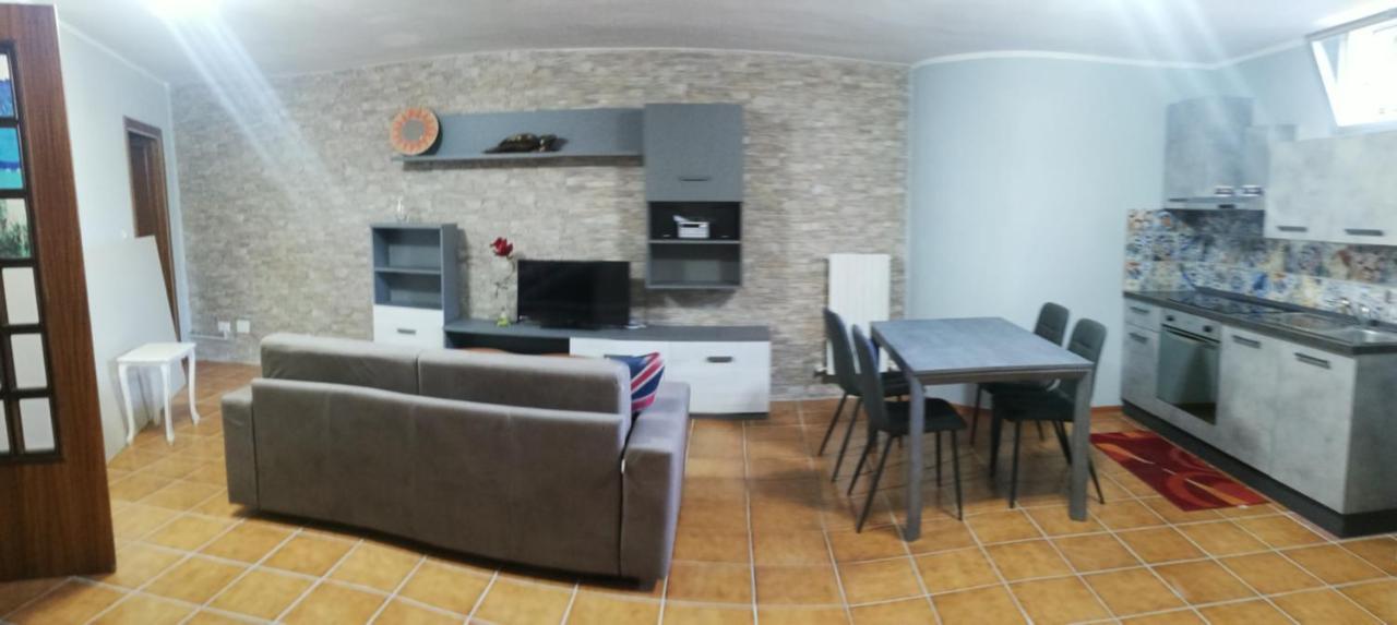 La Taverna Appartamento Scala A Chiocciola Фолоника Екстериор снимка