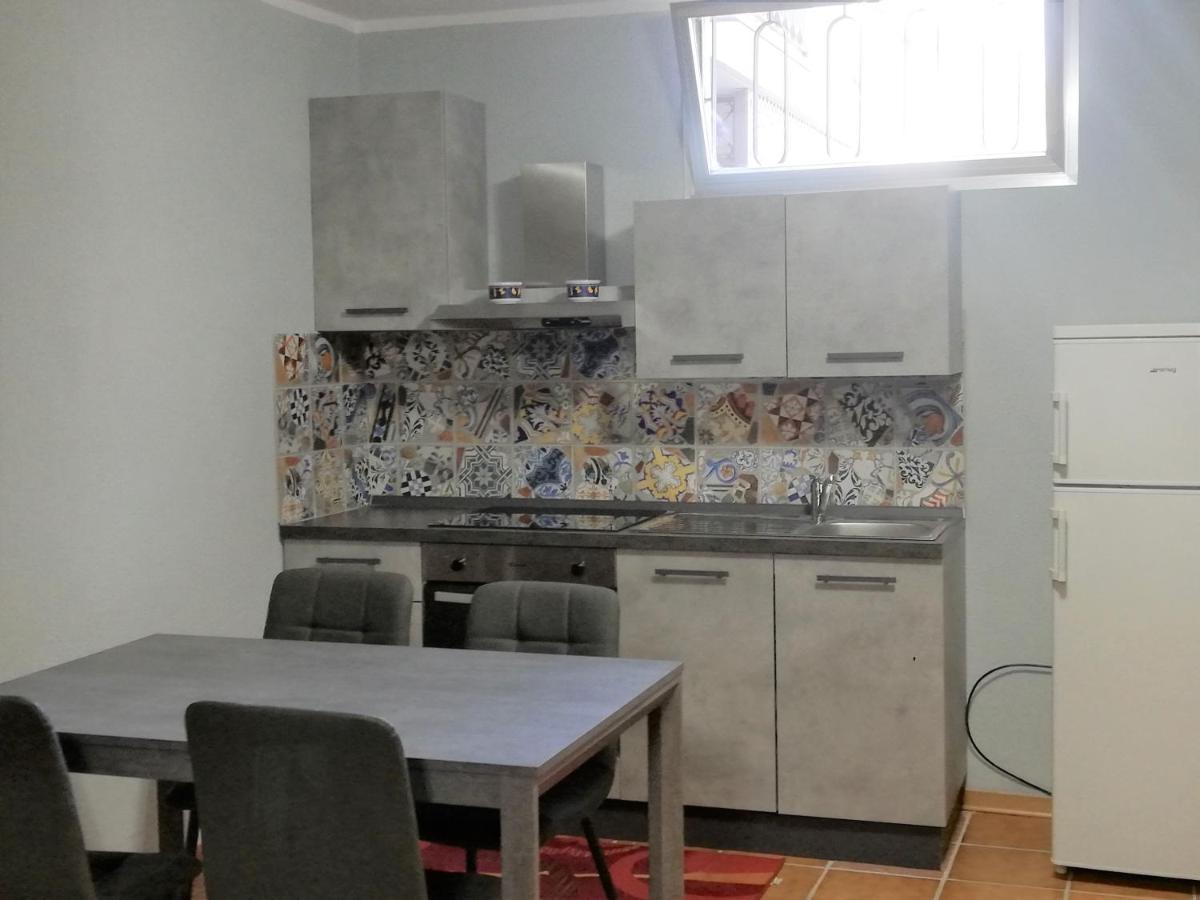 La Taverna Appartamento Scala A Chiocciola Фолоника Екстериор снимка
